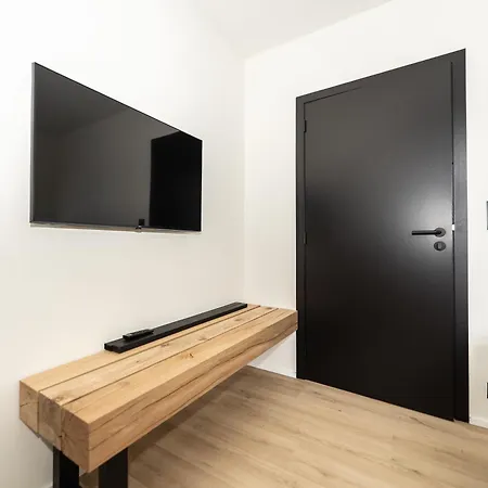 ホテル De La Poste ガディンヌ