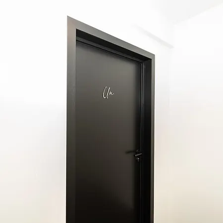 ホテル De La Poste ガディンヌ