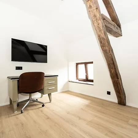 ホテル De La Poste ガディンヌ