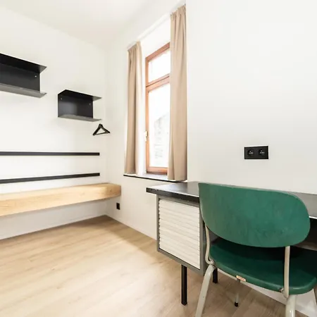 De La Poste ホテル ガディンヌ